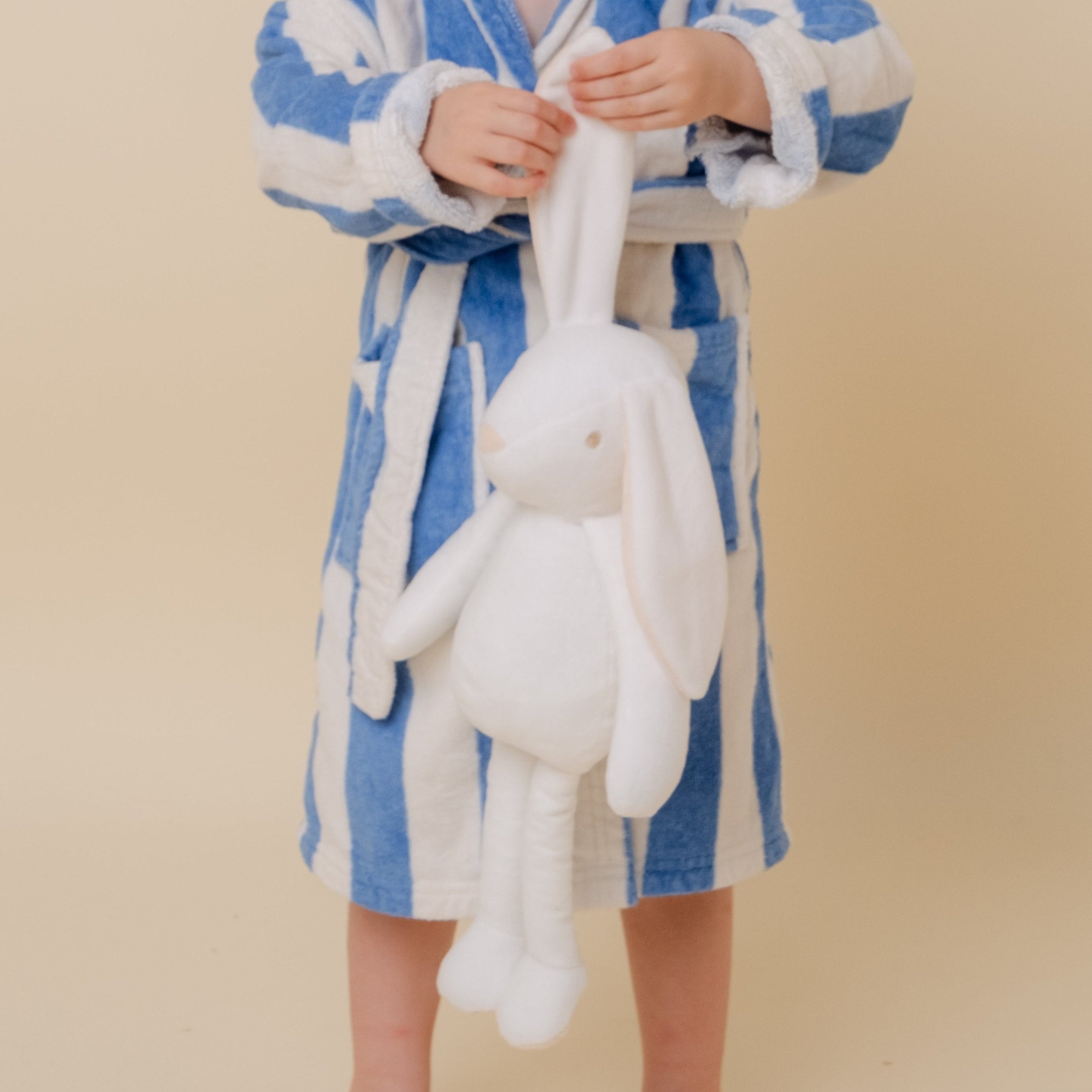 la-pelucherie-mon-premier-doudou-lapin-doudou-blanc-35-cm image 3