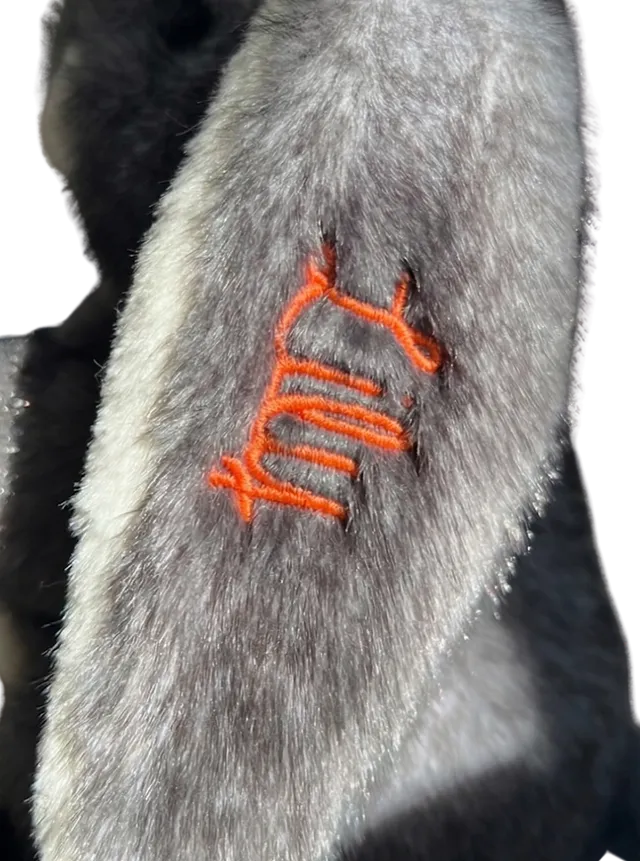 la-pelucherie-peluches-personnalisation-oreille-lapin-ernest-broderie image 1