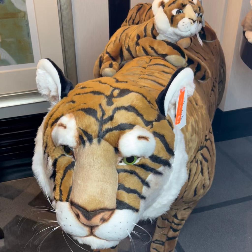 la-pelucherie-tigre-g-ant-peluche-xxl-180-cm-rayures image 6