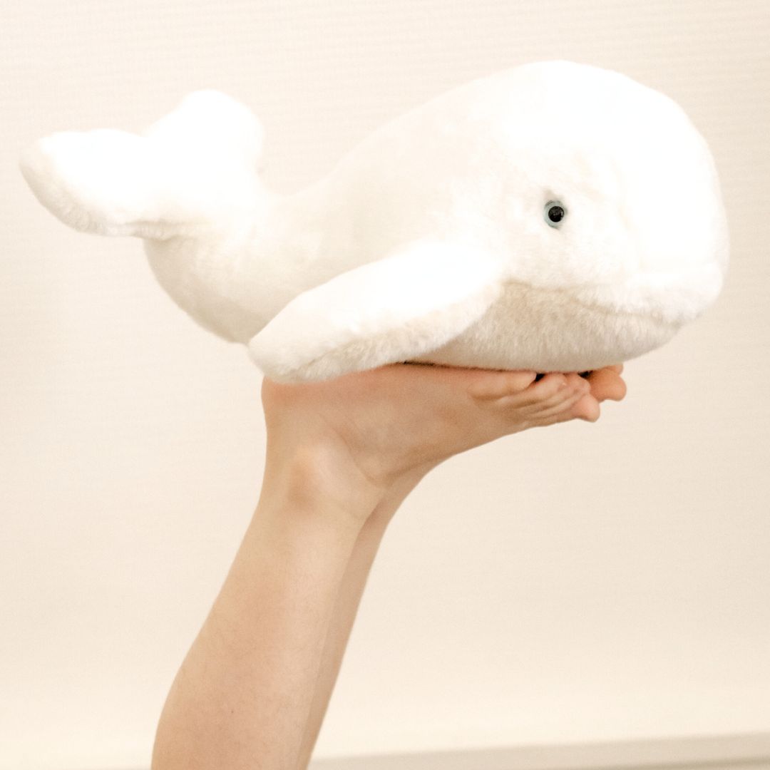 la-pelucherie-la-mer-baleine-romy-peluche-petit-35-cm-bleue image 8