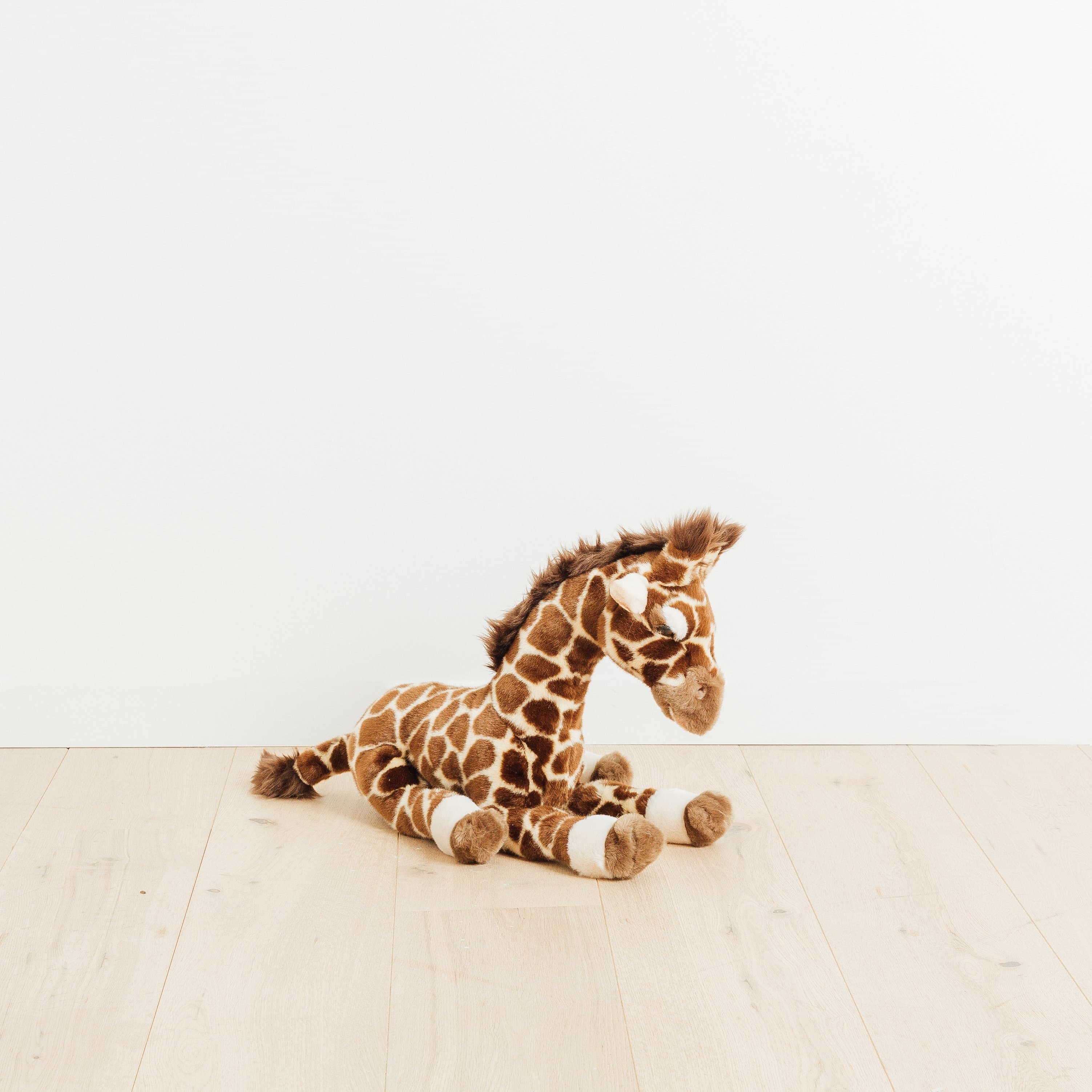 la-pelucherie-zo-girafe-peluche-tachet-e-50-cm-allong-e image 3