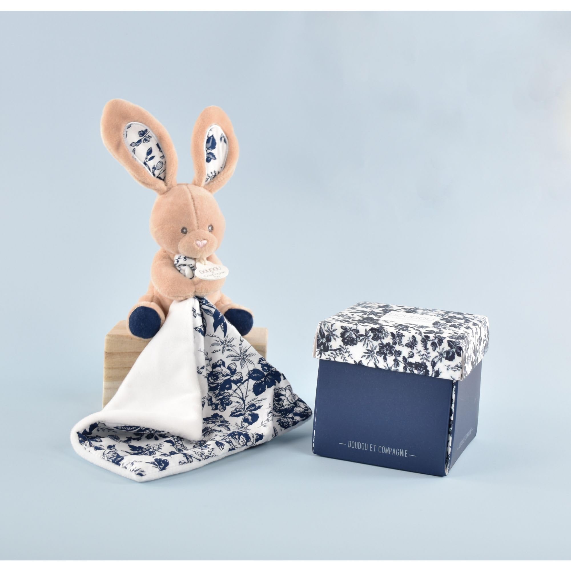 doudou-et-compagnie-les-boh-aime-lapin-doudou-12cm image 2