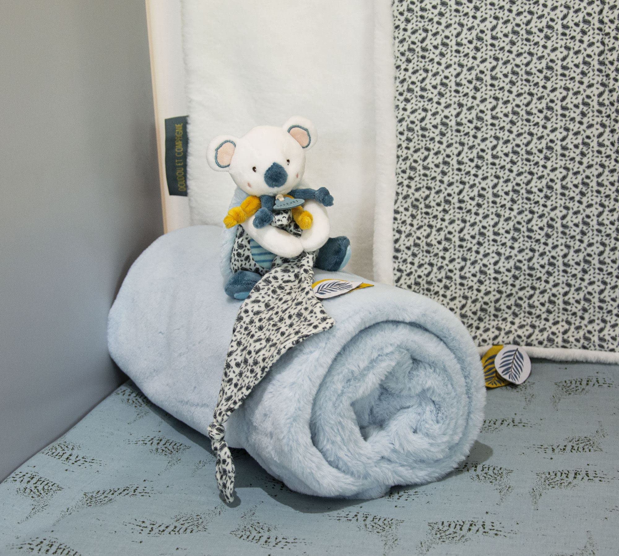 doudou-et-compagnie-yoca-le-koala-peluche-koala-bleu-15-cm-dc3667 image 4