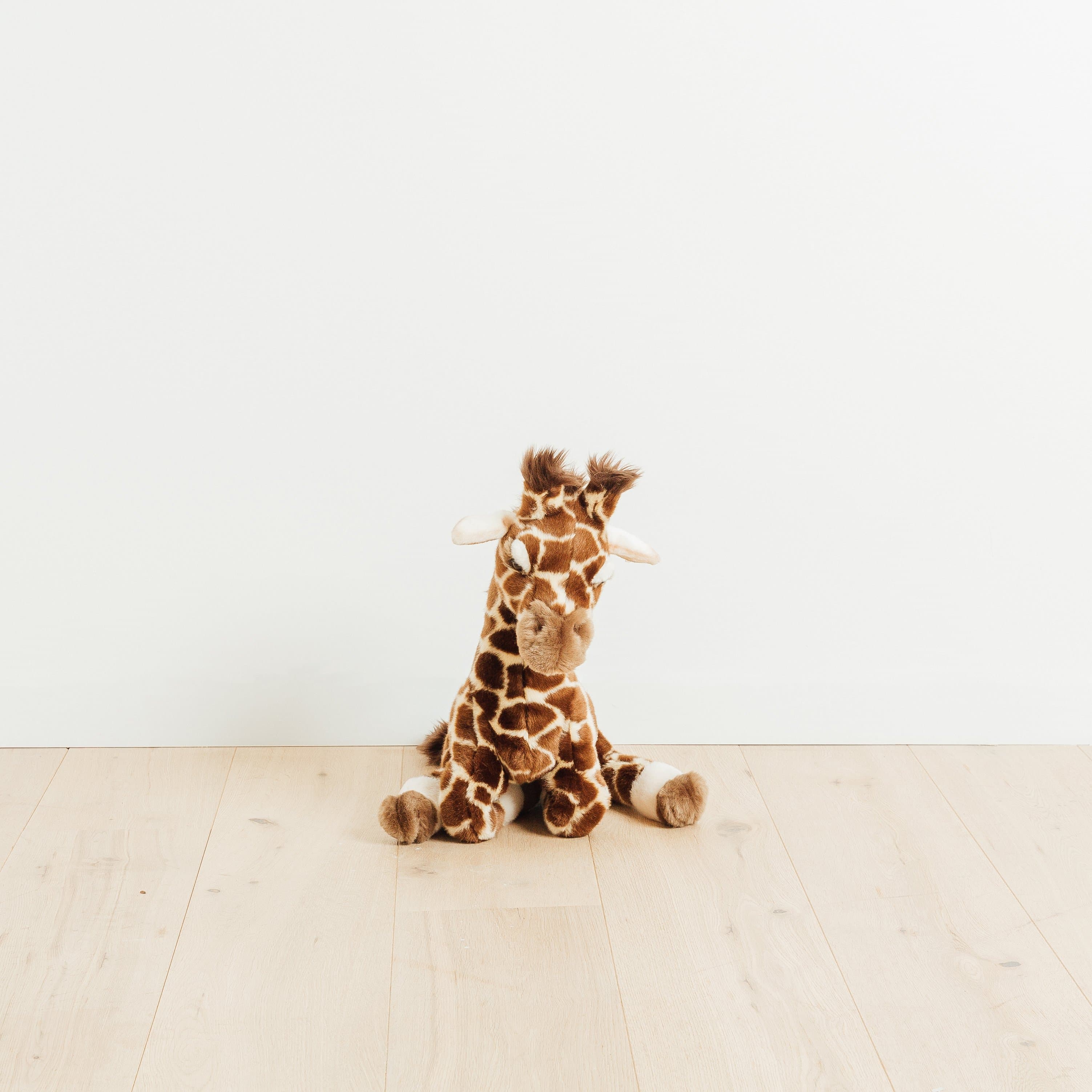 la-pelucherie-zo-girafe-peluche-tachet-e-50-cm-allong-e image 4