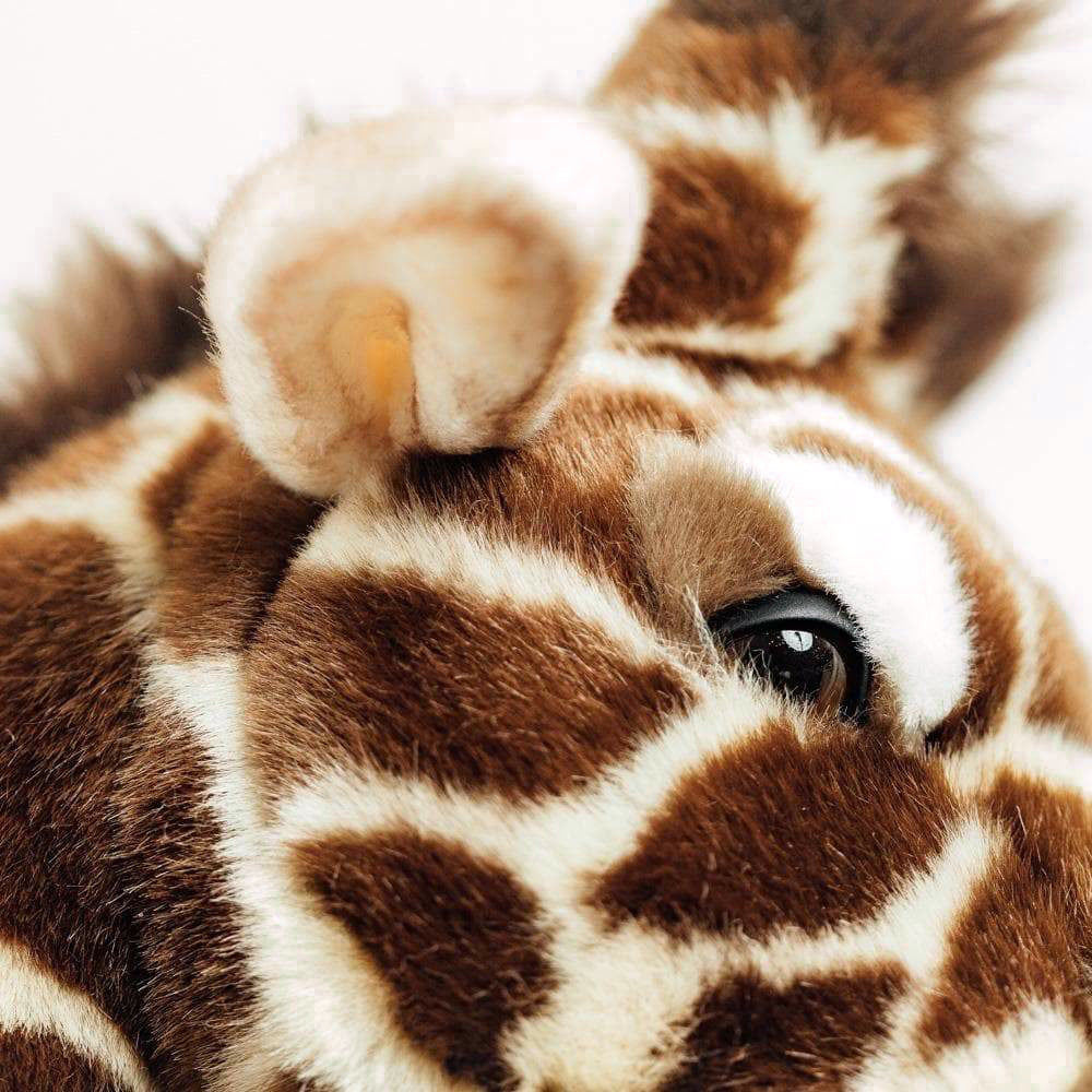 la-pelucherie-zo-girafe-peluche-tachet-e-50-cm-allong-e image 1