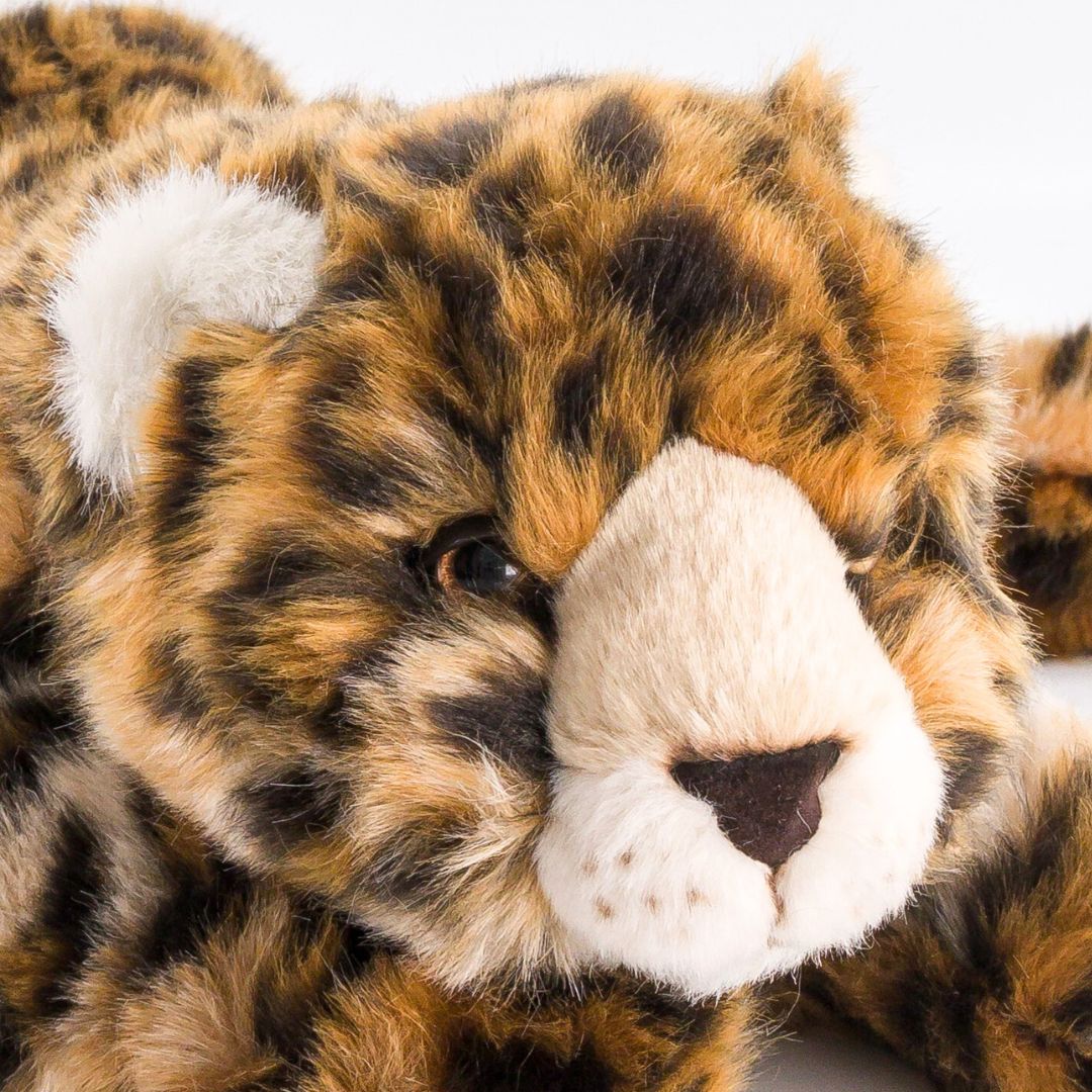 la-pelucherie-jungle-savane-l-opard-sasha-peluche-petit-35-cm-tachet-e image 7
