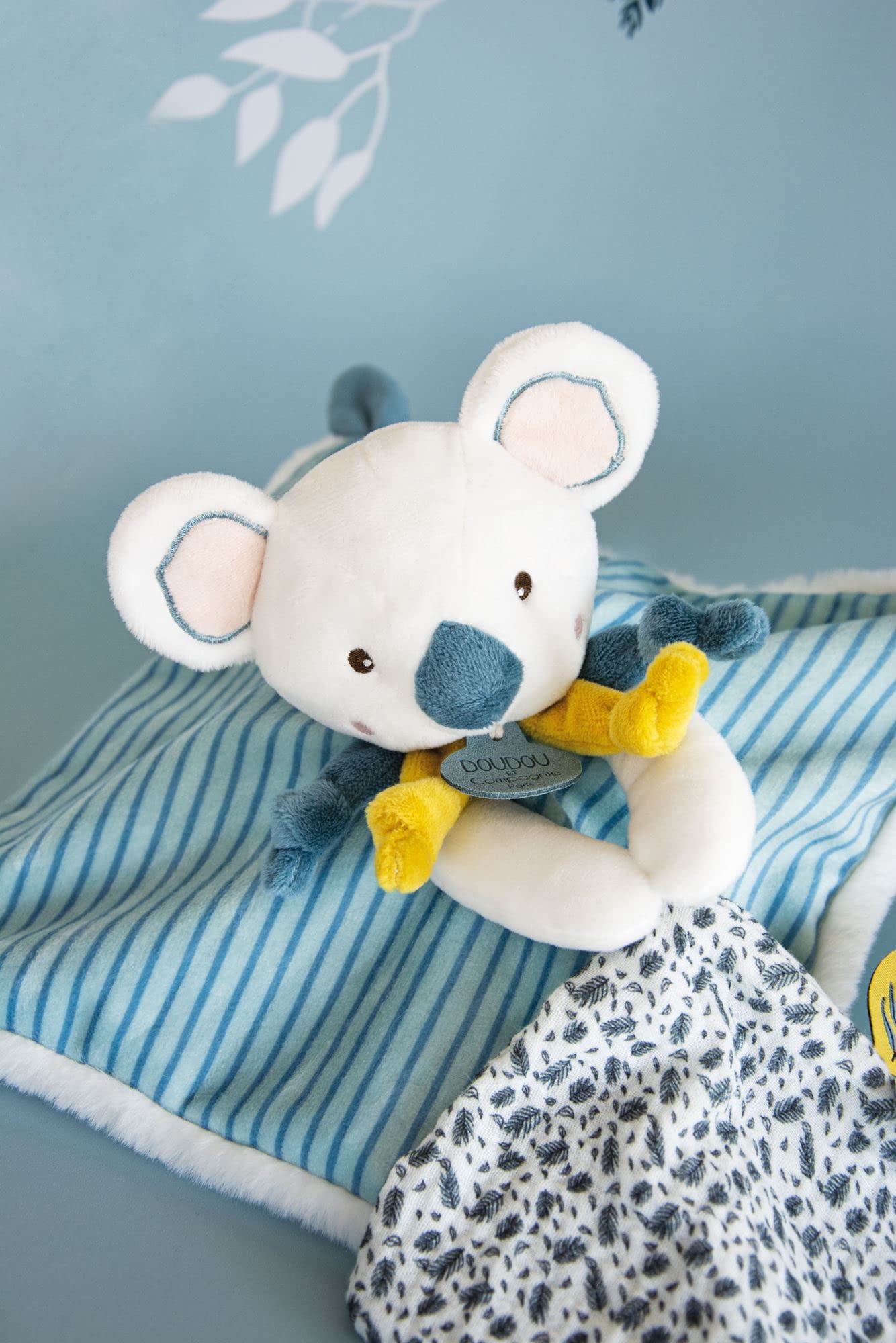 doudou-et-compagnie-yoca-le-koala-doudou-plat-bleu-25-cm image 4