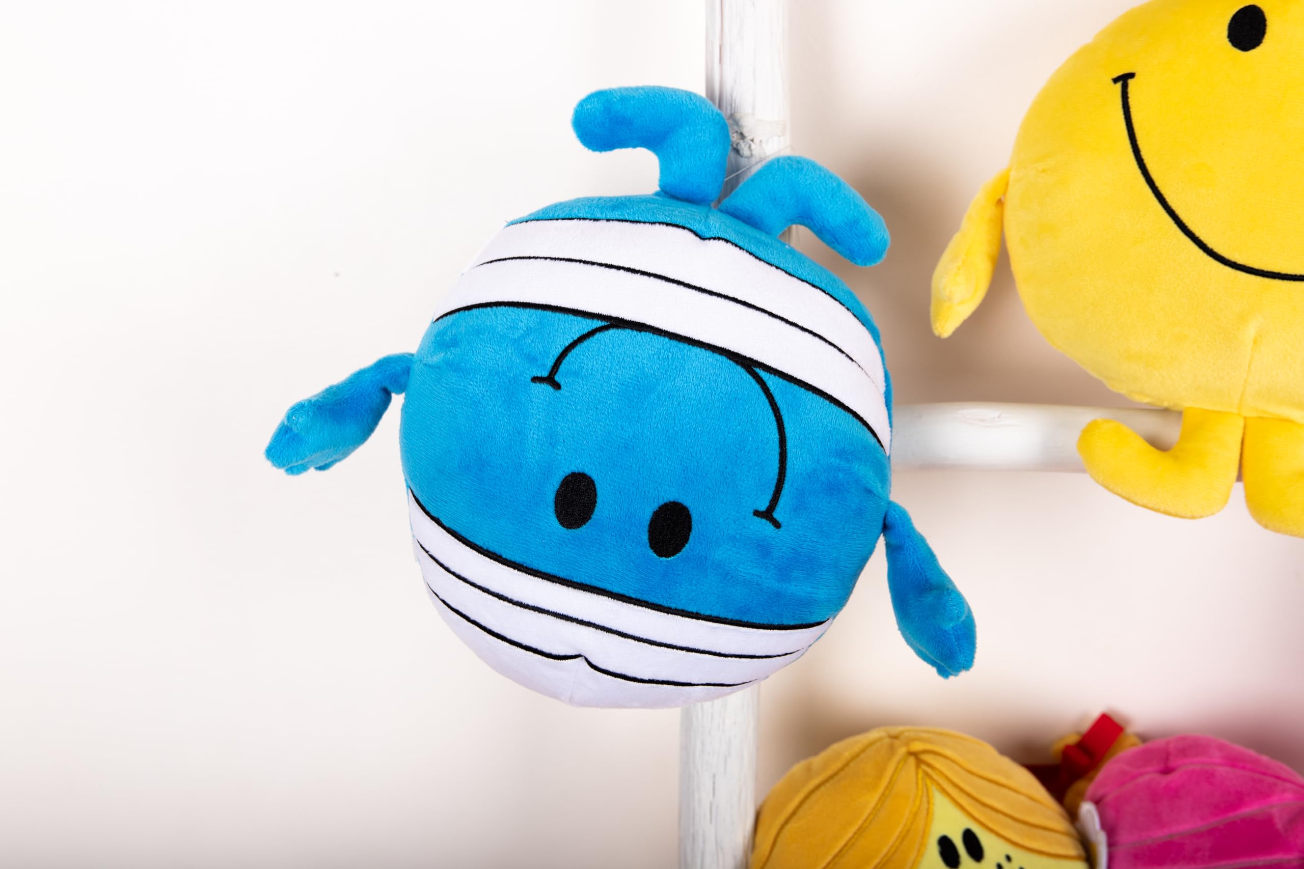 monsieur-madame-mr-malchance-peluche-bleue-22-cm-douce image 3