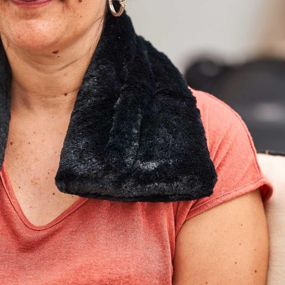 pelucho-bandeaux-bouillottes-tour-de-cou-bouillotte-noire-lavande image 4